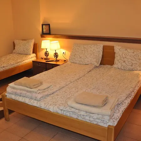Food Guest house *